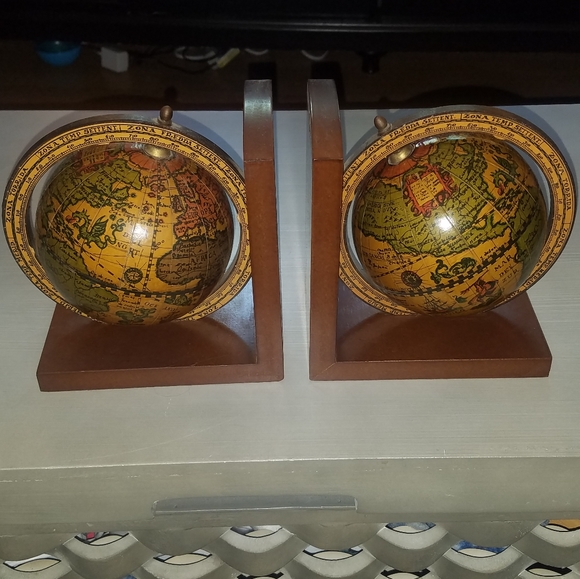 Other - 🌍🌎Vintage Set of Italian Globe Bookends